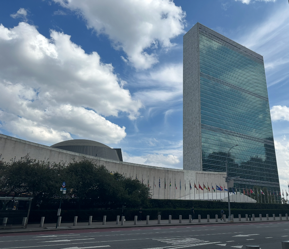 The UN Secretariat tower and General Assembly building on First Avenue in New York